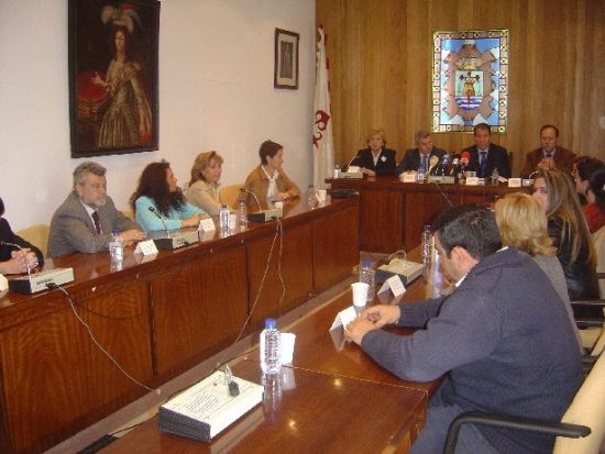 COMISIÓN DE PETICIONES Y DEFENSA AL CIUDADANO DE LA ASAMBLEA REGIONAL VISITA TOTANA Y EL PARAJE DE LA SANTA, Foto 1