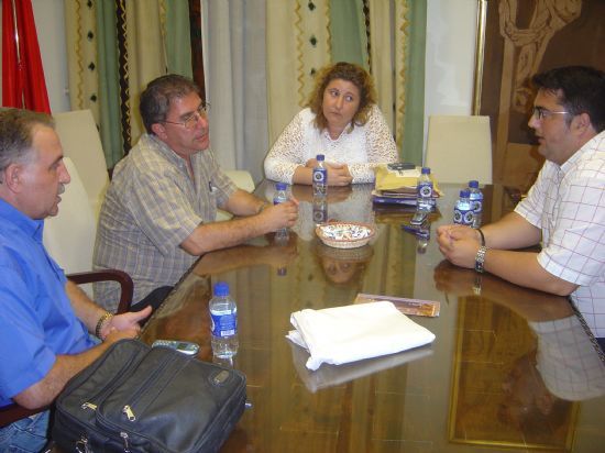 CONCEJALÍA SERVICIOS SOCIALES Y ASOCIACION ENFERMOS PARKINSON TOTANA TRABAJAN ORGANIZAR ENCUENTRO REGIONAL EN LA SANTA   , Foto 1