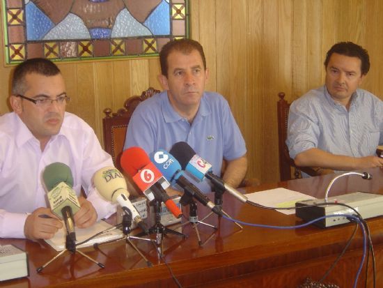 PROINVITOSA SUSCRIBE CONTRATO EMPRESA ADJUDICATARIA EJECUCIÓN OBRAS URBANIZACIÓN PLAN PARCIAL INDUSTRIAL IV FASE POLÍGONO INDUSTRIAL EL SALADAR, Foto 1