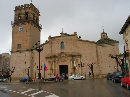 La procesión de Viernes Santo por la mañana fué suspendida por las inclemencias meteorológicas , Foto 1