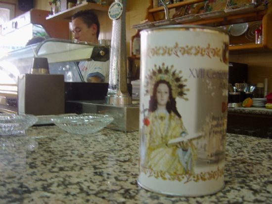 FUNDACIÓN LA SANTA DE TOTANA DISTRIBUYE 300 HUCHAS AYUDAR FINANCIACIÓN MONUMENTOS CONMEMORATIVOS AÑO JUBILAR, Foto 1