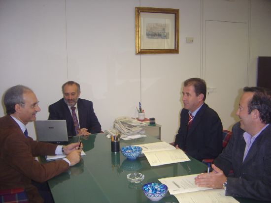 CONSEJERO EDUCACIÓN ANUNCIA QUE LAS OBRAS PARA CONSTRUIR NUEVO COLEGIO BARRIO TIROL-CAMILLERI SE INICIARÁN EN EL AÑO 2005 , Foto 1