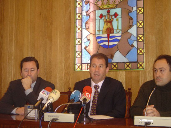 Alcalde y gerente Etosa suscriben convenio para la cesión de los terrenos donde se construirá en nuevo centro de enseñanza del barrio Tirol-Camilleri, Foto 1