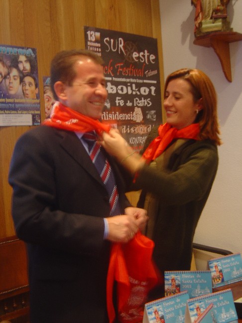 Concejalía festejos comienza hoy reparto de los 6.000 programas de fiestas en oficina de turismo y “La Cárcel”, Foto 1