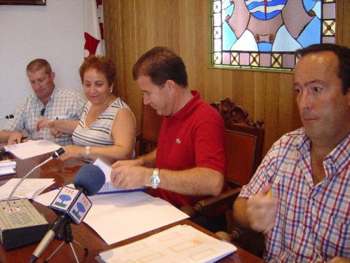 Ayuntamiento suscribe convenios con los nueve colegios del municipio para la puesta en marcha del programa de gratuidad de los libros de texto de enseñanza primaria, Foto 2