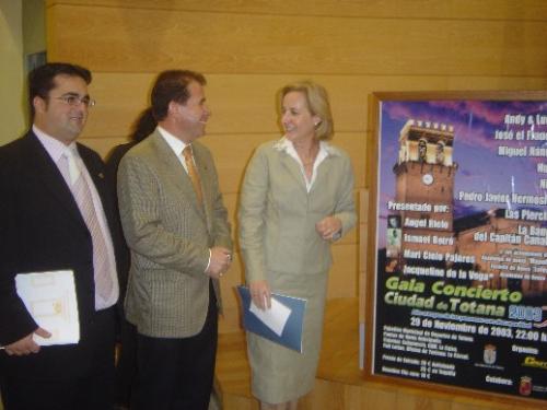Ayuntamiento y comunidad autónoma presentan la gala-concierto del discapacitado ciudad de Totana en murcia, Foto 1