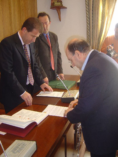 Toman posesión de sus cargos dos nuevos funcionarios de la clase A del ayuntamiento de Totana, Foto 2