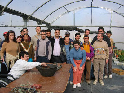 Alumnos centro ocupacional “José Moyá Trilla” realizan una salida programada al vecino municipio de Alhama de Murcia, Foto 1