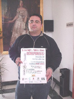 La Concejalía de Sanidad organiza unas jornadas de puertas abiertas para realizar densiometrias gratuitas dentro de la campaña regional de osteoporosis que promueve el Colegio de Farmacéuticos de la Región de Murcia, Foto 1