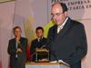 ALCALDE ACOMPAA A LA COOPERATIVA AGRARIA DE TOTANA AL ACTO DE RECEPCIN DEL PREMIO A LA MEJOR EMPRESA ALIMENTARIA ESPAOLA 2004 DEL MINISTERIO DE AGRICULTURA