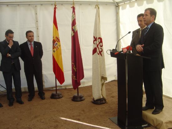 CONSEJERO DE OBRAS PÚBLICAS Y ALCALDE COLOCAN PRIMERA PIEDRA PROYECTO VARIANTE NORTE DE TOTANA, CON UNA LONGITUD DE 5 KILÓMETROS Y UN PRESUPUESTO DE 6,6 MILLONES DE EUROS, Foto 5