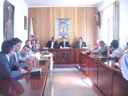 Alcalde y equipo de gobierno reciben a una delegación de Kalocsa (Hungría) que visita Totana para conocer los sistemas de producción y comercialización del pimiento para pimentón, Foto 2