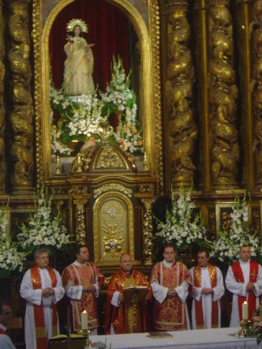 El obispo de la diócesis proclama la inauguración oficial del Año Santo Eulaliense en Totana, Foto 1