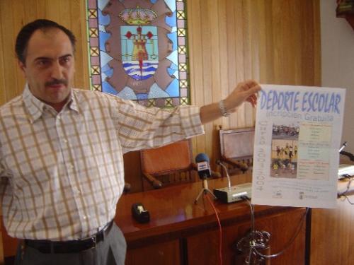 La piscina cubierta climatizada se reabrirá al público el próximo día 6 de octubre tras subsanarse durante los últimos meses las deficiencias existentes en dichas instalaciones deportivas, Foto 1