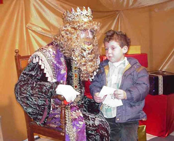 Se repartirán más de 6.000 juguetes en la tradicional cabalgata de los Reyes Magos y los vecinos de el Paretón-Cantareros se preparan para poner en escena el Auto Sacramental de los Reyes Magos, Foto 1