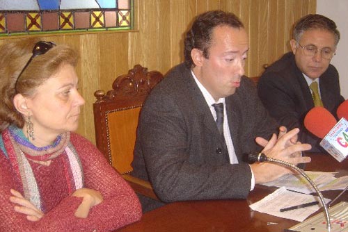 Ayuntamiento aplicará un plan de prevención de riesgos laborales a partir del 2004, Foto 1