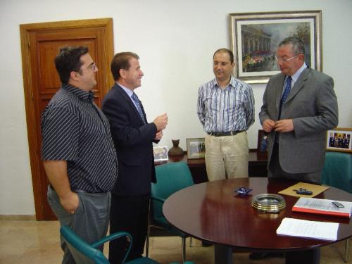 Alcalde se reúne con secretario general de la presidencia y director centro territorial TVE en Murcia para pedir el apoyo en la difusión de la celebración del Año Jubilar de Santa Eulalia, Foto 1
