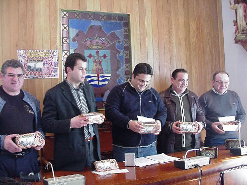 La Concejalía de Artesanía y Asociación Profesional de Pasteleros realizan una producción conmemorativa de “Santiaguitos” del Año Jubilar de Santa Eulalia, Foto 1
