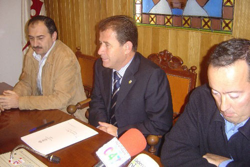 Gobierno municipal defiende idoneidad disolución sociedades privadas municipales para realizar una gestión política más transparente, eficaz y operativa, Foto 1