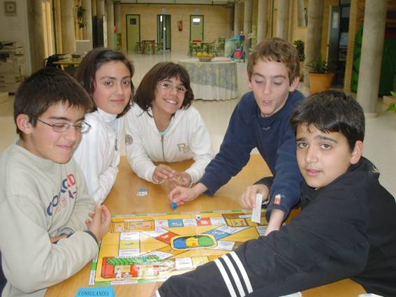 LA CONCEJALA DE EDUCACIN FELICITA AL COLEGIO TIERNO GALVN POR SUS XITOS EN LA CONVOCATORIA DE LOS PREMIOS CONSUMPOLIS QUE OTORGA LA COMUNIDAD AUTNOMA  (2006) - 6