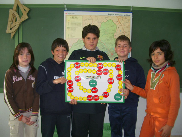 LA CONCEJALA DE EDUCACIN FELICITA AL COLEGIO TIERNO GALVN POR SUS XITOS EN LA CONVOCATORIA DE LOS PREMIOS CONSUMPOLIS QUE OTORGA LA COMUNIDAD AUTNOMA  (2006) - 1