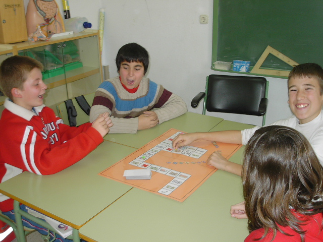 LA CONCEJALA DE EDUCACIN FELICITA AL COLEGIO TIERNO GALVN POR SUS XITOS EN LA CONVOCATORIA DE LOS PREMIOS CONSUMPOLIS QUE OTORGA LA COMUNIDAD AUTNOMA  (2006) - 11