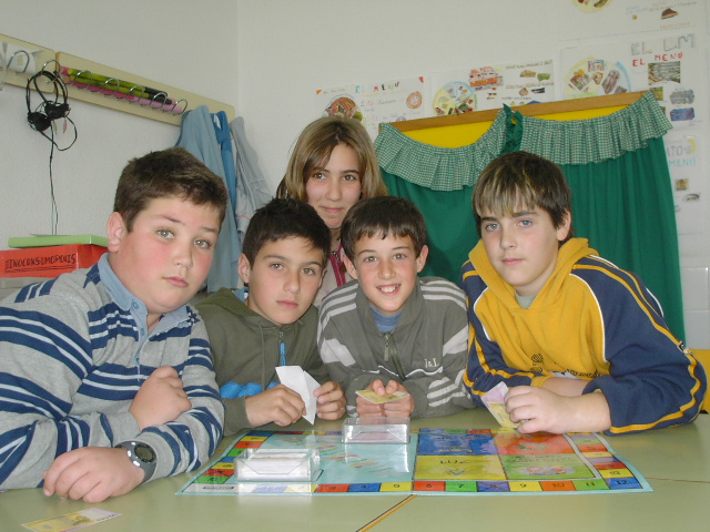 LA CONCEJALA DE EDUCACIN FELICITA AL COLEGIO TIERNO GALVN POR SUS XITOS EN LA CONVOCATORIA DE LOS PREMIOS CONSUMPOLIS QUE OTORGA LA COMUNIDAD AUTNOMA  (2006) - 14