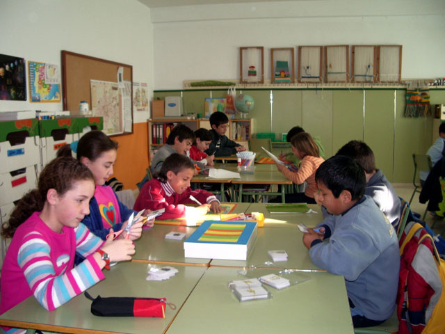 LA CONCEJALA DE EDUCACIN FELICITA AL COLEGIO TIERNO GALVN POR SUS XITOS EN LA CONVOCATORIA DE LOS PREMIOS CONSUMPOLIS QUE OTORGA LA COMUNIDAD AUTNOMA  (2006) - 22