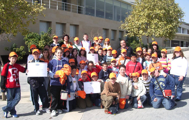 LA CONCEJALÍA DE EDUCACIÓN FELICITA AL COLEGIO “TIERNO GALVÁN” POR SUS ÉXITOS EN LA CONVOCATORIA DE LOS PREMIOS “CONSUMÓPOLIS” QUE OTORGA LA COMUNIDAD AUTÓNOMA  (2006) - 41