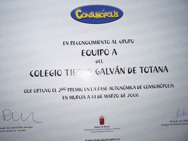 LA CONCEJALÍA DE EDUCACIÓN FELICITA AL COLEGIO “TIERNO GALVÁN” POR SUS ÉXITOS EN LA CONVOCATORIA DE LOS PREMIOS “CONSUMÓPOLIS” QUE OTORGA LA COMUNIDAD AUTÓNOMA  (2006) - 43