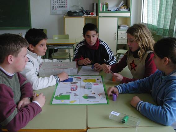 LA CONCEJALÍA DE EDUCACIÓN FELICITA AL COLEGIO “TIERNO GALVÁN” POR SUS ÉXITOS EN LA CONVOCATORIA DE LOS PREMIOS “CONSUMÓPOLIS” QUE OTORGA LA COMUNIDAD AUTÓNOMA  (2006) - 48