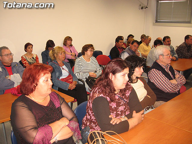 SE PRESENTAN LOS NUEVOS SERVICIOS DEL CENTRO LOCAL DE EMPLEO PARA MUJERES Y JVENES QUE SE OFRECE EN EL CENTRO DE DESARROLLO LOCAL - 6