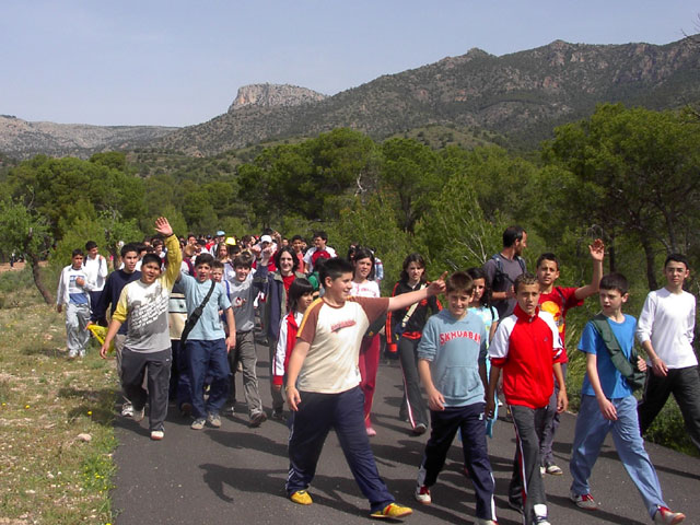 LA SEMANA DE LA SALUD Y LA ACTIVIDAD FÍSICA COMENZÓ EL PASADO LUNES 3 DE ABRIL, CON UNA JORNADA DE SENDERISMO EN LOS ALREDEDORES DE LA SANTA, DONDE PARTICIPARON 187 ESCOLARES DE PRIMERO Y SEGUNDO CURSO DE LA ESO - 4 LA SEMANA DE LA SALUD Y LA ACTIVIDAD FÍSICA COMENZÓ EL PASADO LUNES 3 DE ABRIL, CON UNA JORNADA DE SENDERISMO EN LOS ALREDEDORES DE LA SANTA, DONDE PARTICIPARON 187 ESCOLARES DE PRIMERO Y SEGUNDO CURSO DE LA ESO - 4