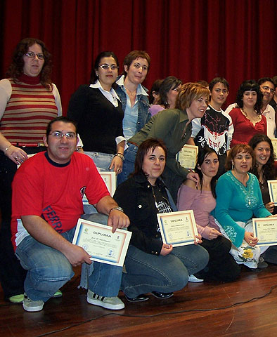 GRAN PARTICIPACIÓN EN EL TALLER DE LENGUA DE SIGNOS IMPARTIDO POR LA ASOCIACION DE PERSONAS SORDAS EL UNICORNIO DE TOTANA - 1