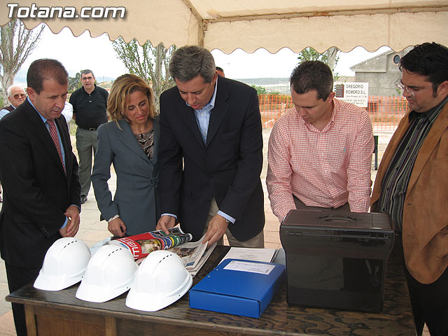 SE COLOCA LA PRIMERA PIEDRA DEL CENTRO MUNICIPAL DE PERSONAS MAYORES EN EL PARETÓN, CON UN PRESUPUESTO DE 220.000 EUROS - 5
