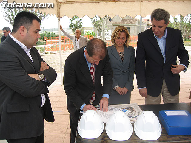 SE COLOCA LA PRIMERA PIEDRA DEL CENTRO MUNICIPAL DE PERSONAS MAYORES EN EL PARETÓN, CON UN PRESUPUESTO DE 220.000 EUROS - 8
