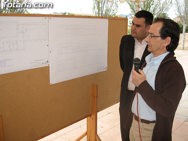 SE COLOCA LA PRIMERA PIEDRA DEL CENTRO MUNICIPAL DE PERSONAS MAYORES EN EL PARETÓN, CON UN PRESUPUESTO DE 220.000 EUROS - 31