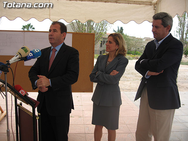 SE COLOCA LA PRIMERA PIEDRA DEL CENTRO MUNICIPAL DE PERSONAS MAYORES EN EL PARETÓN, CON UN PRESUPUESTO DE 220.000 EUROS - 32