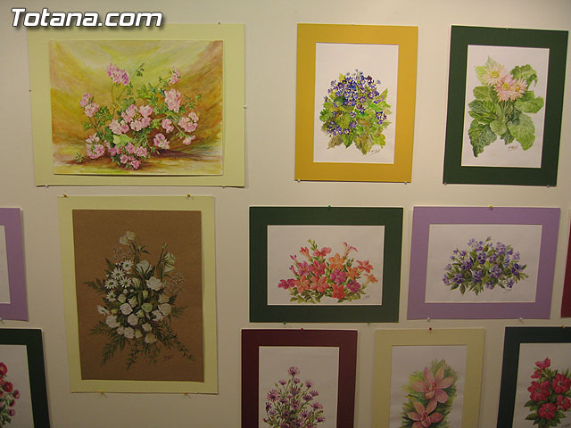 LA CONCEJAL DE CULTURA INAUGURA LA EXPOSICIÓN DE PINTURA DE FRANCISCO ALARTE ENTRE FLORES Y FRUTOS - 2