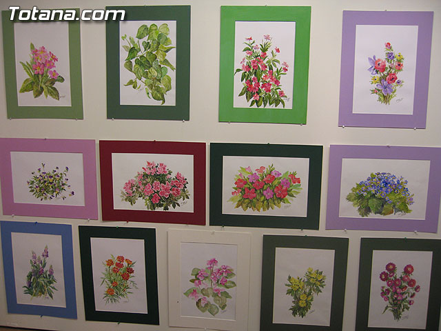 LA CONCEJAL DE CULTURA INAUGURA LA EXPOSICIÓN DE PINTURA DE FRANCISCO ALARTE ENTRE FLORES Y FRUTOS - 3