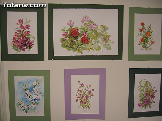 LA CONCEJAL DE CULTURA INAUGURA LA EXPOSICIÓN DE PINTURA DE FRANCISCO ALARTE ENTRE FLORES Y FRUTOS - 4