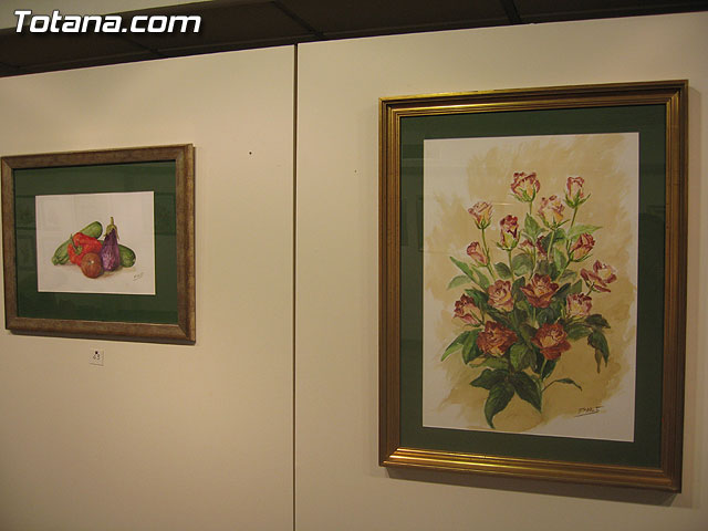 LA CONCEJAL DE CULTURA INAUGURA LA EXPOSICIÓN DE PINTURA DE FRANCISCO ALARTE ENTRE FLORES Y FRUTOS - 9