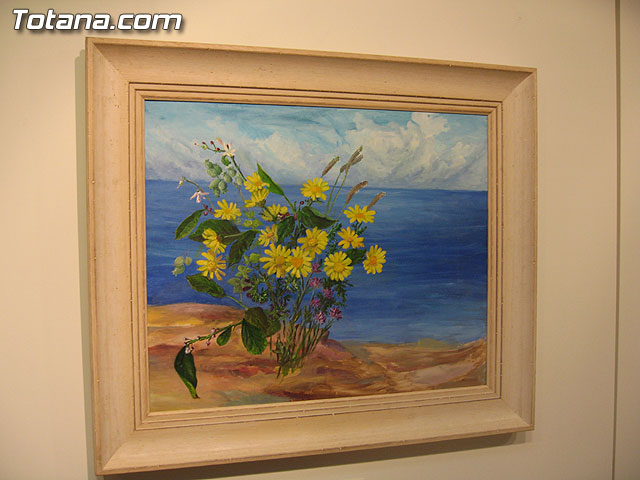 LA CONCEJAL DE CULTURA INAUGURA LA EXPOSICIÓN DE PINTURA DE FRANCISCO ALARTE ENTRE FLORES Y FRUTOS - 12