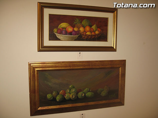 LA CONCEJAL DE CULTURA INAUGURA LA EXPOSICIÓN DE PINTURA DE FRANCISCO ALARTE ENTRE FLORES Y FRUTOS - 17