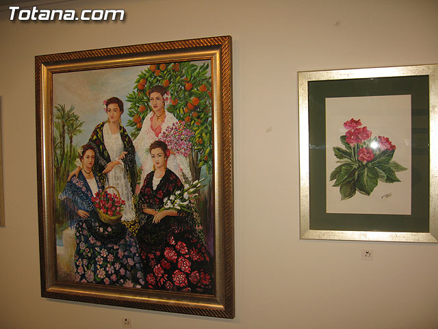 LA CONCEJAL DE CULTURA INAUGURA LA EXPOSICIÓN DE PINTURA DE FRANCISCO ALARTE ENTRE FLORES Y FRUTOS - 21