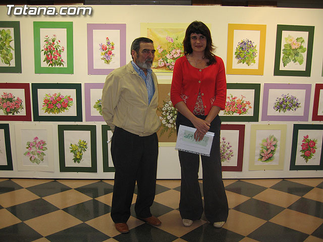 LA CONCEJAL DE CULTURA INAUGURA LA EXPOSICIÓN DE PINTURA DE FRANCISCO ALARTE ENTRE FLORES Y FRUTOS - 27
