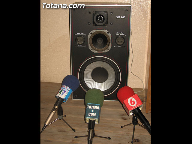 EL CONSEJERO DE EDUCACIÓN PARTICIPA EN UN ACTO SECTORIAL CON REPRESENTANTES DE LA COMUNIDAD EDUCATIVA DE TOTANA PARA ABORDAR CUESTIONES RELACIONADAS CON ESTA MATERIA Y LA LOE - 1