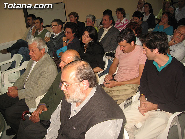EL CONSEJERO DE EDUCACIÓN PARTICIPA EN UN ACTO SECTORIAL CON REPRESENTANTES DE LA COMUNIDAD EDUCATIVA DE TOTANA PARA ABORDAR CUESTIONES RELACIONADAS CON ESTA MATERIA Y LA LOE - 4