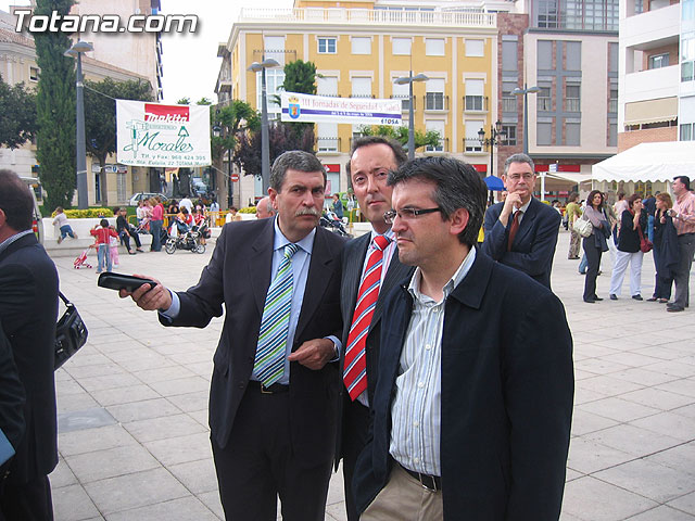 SE INAUGURA LA FERIA DE LA III JORNADAS DE SEGURIDAD Y SALUD LABORAL QUE SE CELEBRA EN LA PLAZA BALSA VIEJA - 48