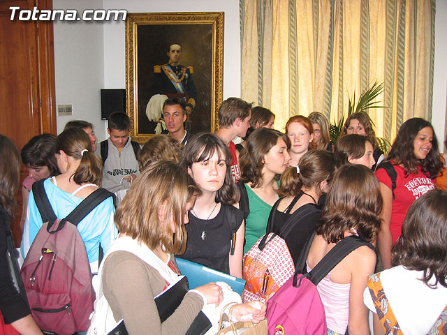 EL ALCALDE Y EL CONCEJAL DE EDUCACIN OFRECEN UNA RECEPCIN INSTITUCIONAL A UNA DELEGACIN DE ALUMNOS FRANCESES QUE REALIZAN UN INTERCAMBIO CON ESTUDIANTES IES 